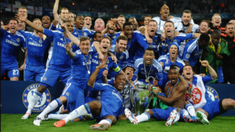 Khoảnh khắc Chelsea vô địch C1 2012 sau chiến thắng trước Bayern Munich tại Allianz Arena.